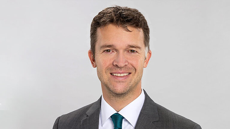 Kurt Möller, Mitglied des Vorstandes von Zurich und verantwortlich für Produktentwicklung und Underwriting: „Das Ergebnis bestätigt, dass wir in der Gestaltung unserer Produkte und Services den Kundenwünschen punktgenau entsprechen, besonders bei den wichtigen Kriterien Preis und Transparenz.“