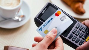 Mehr als 500.000 Volksbank-Kunden erhalten neue Debit Mastercard